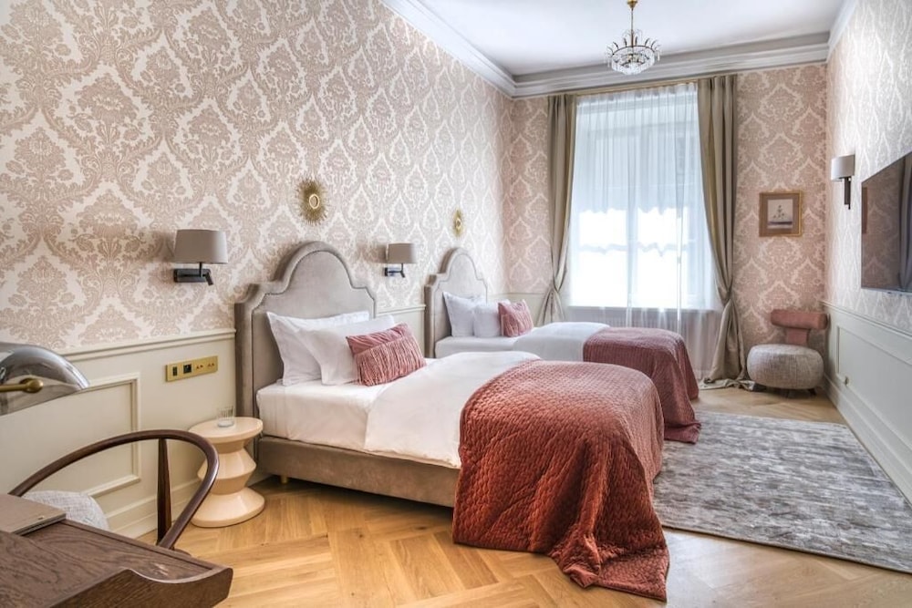 Standard Twin Room - Photo 1