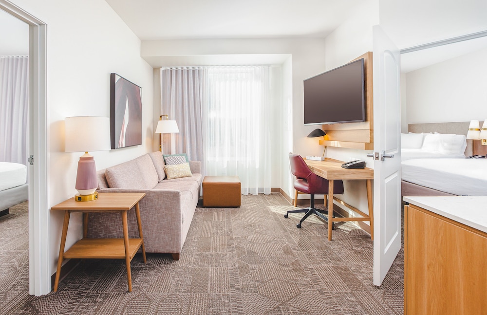 Suite, 2 Bedrooms, Kitchen