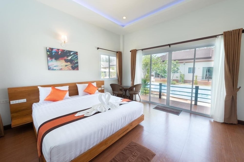 Standard Double Room, Patio, Poolside photo 3