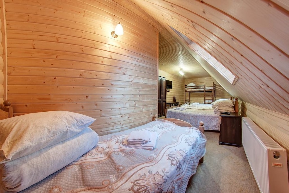 Family Room (Attic, Spa Included) photo 3