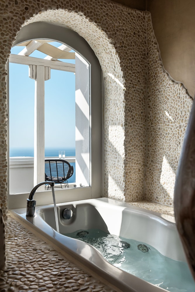 Honeymoon Suite Sunset View - Photo 5