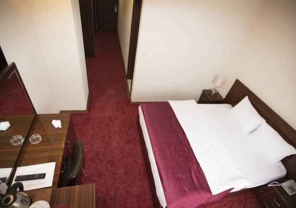 Standard Double Room photo 2