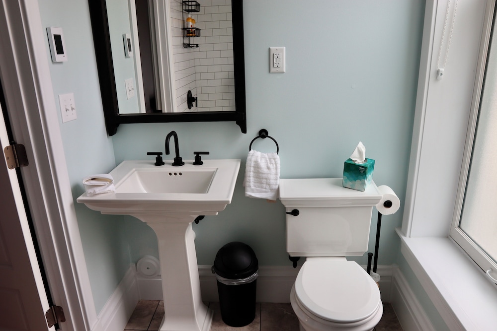 2nd Floor Suite photo 3