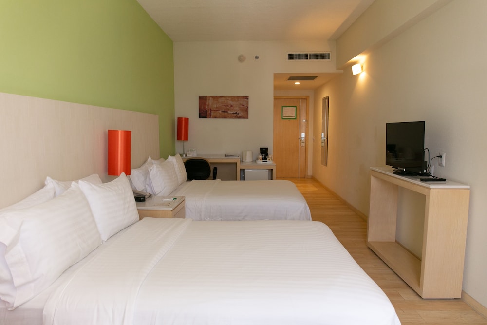 Standard Room, Multiple Beds photo 1