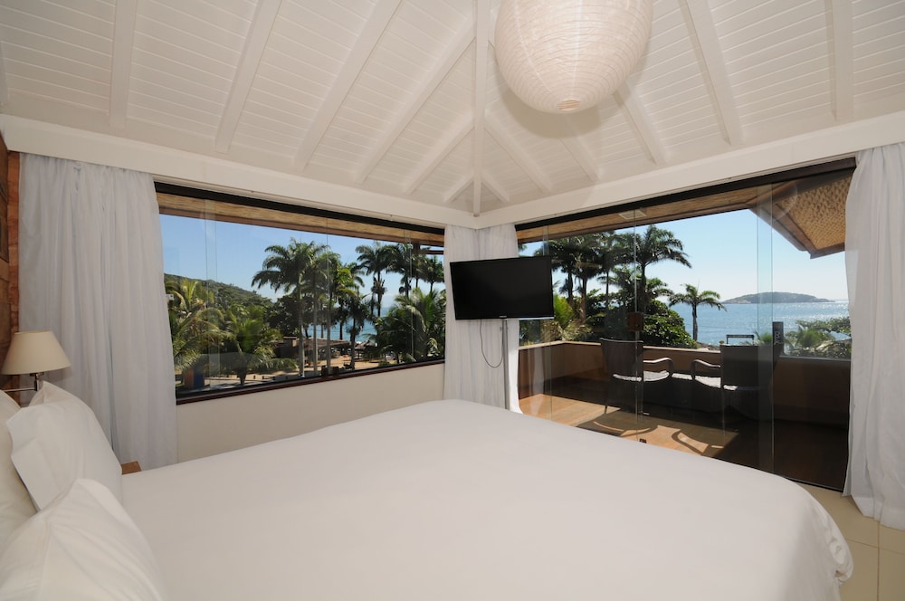 Double Room, 1 King Bed, Sea View, Oceanfront - Photo 3