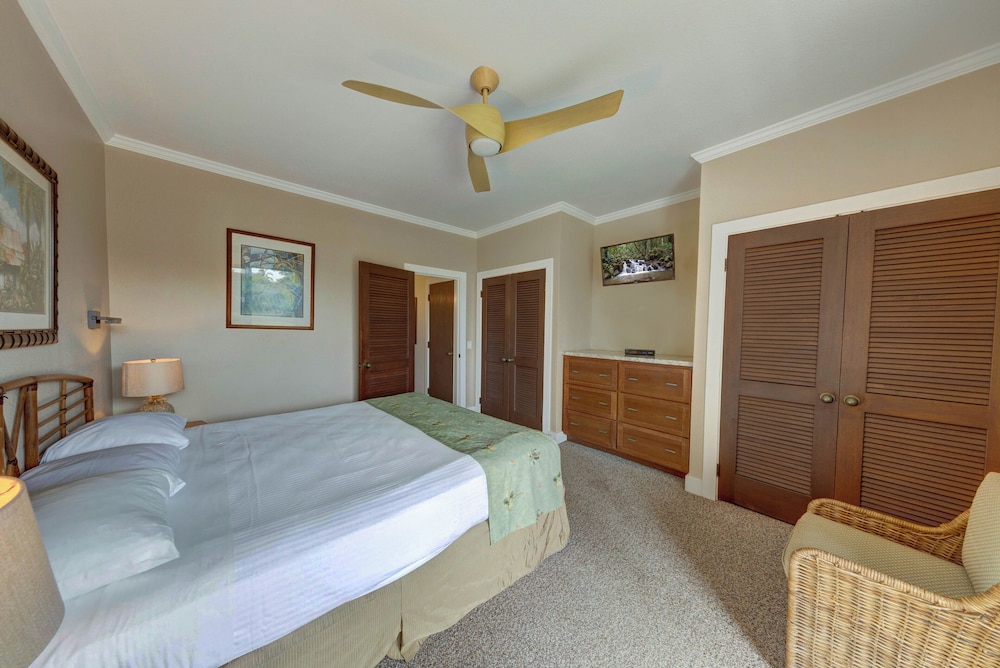 Condo, 2 Bedrooms, Partial Ocean View photo 3