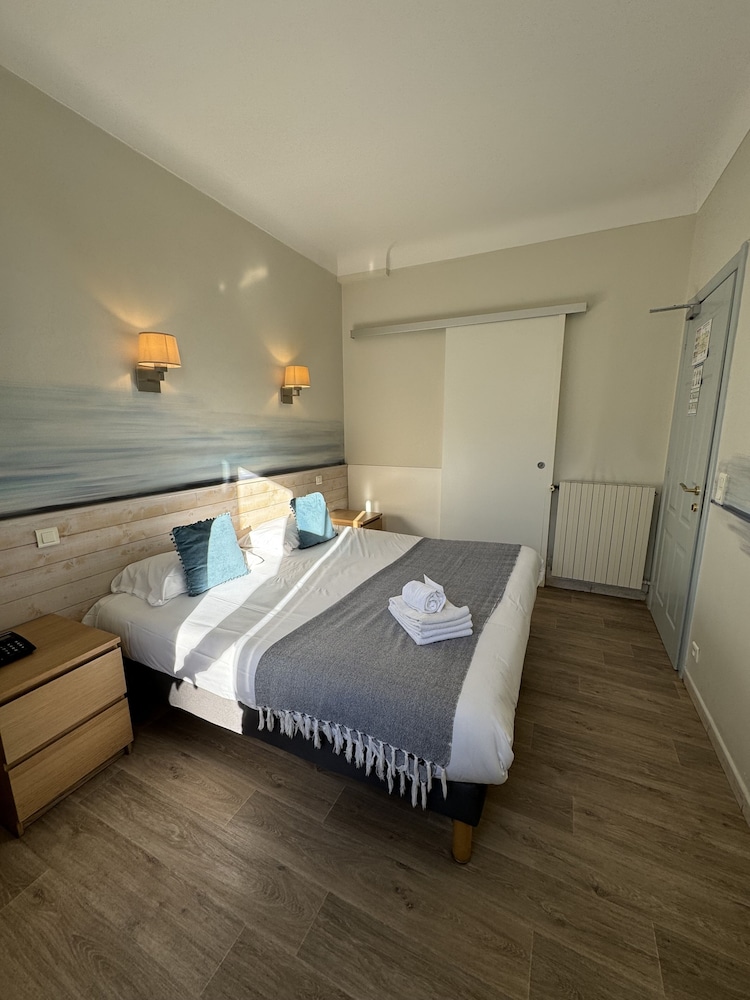 Classic Room (vue parking) photo 3