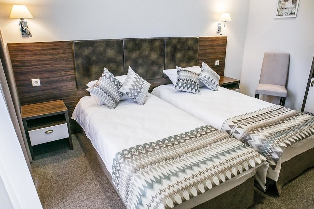 Standard Twin Room (With Bath) photo 1