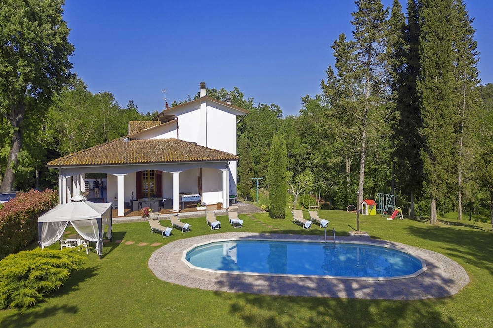 Villa photo 3