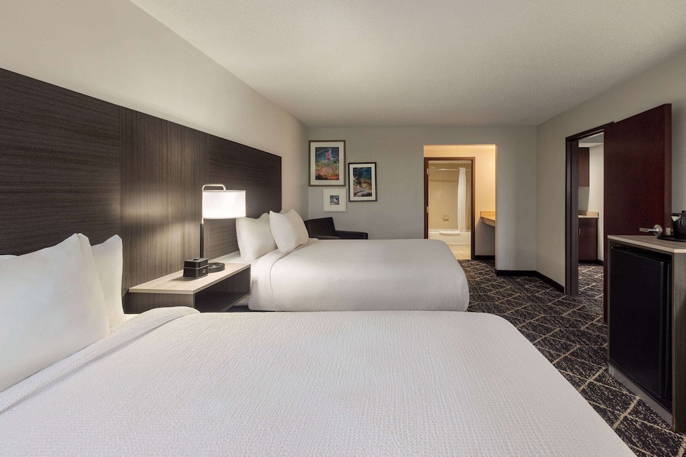 Suite, 2 Queen Beds, Non Smoking - Photo 1