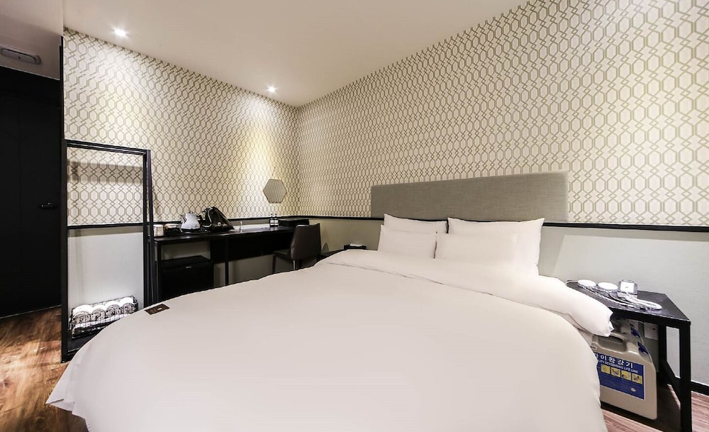 Standard Room - Photo 16