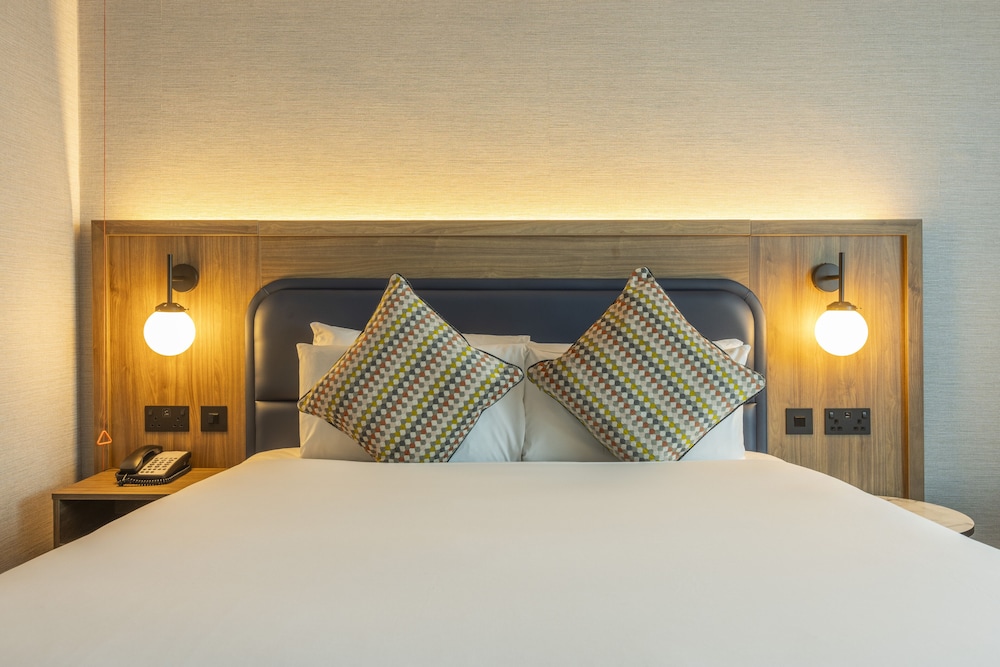 Premium Room, 1 Queen Bed - Photo 3