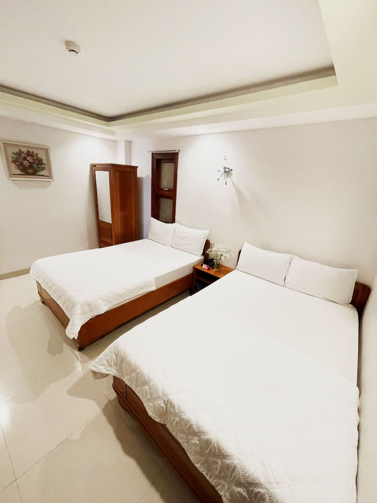 Superior Quadruple Room - Photo 4
