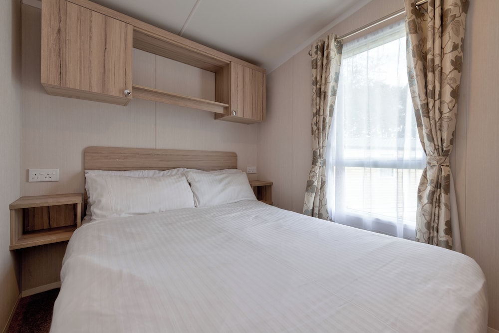 Mobile Home, 2 Bedrooms, Non Smoking photo 2