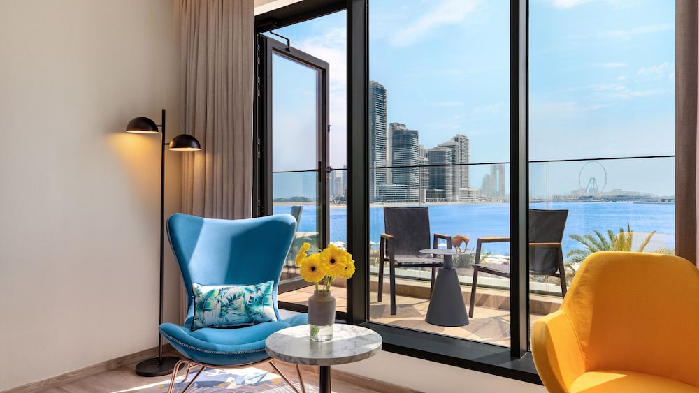 Suite, 1 King Bed with Sofa bed, Balcony, Beachfront (Beachfront)