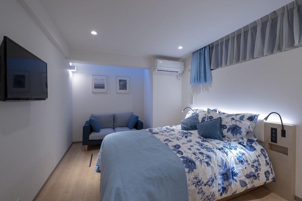 Basic Room, 1 Double Bed, Non Smoking (D, semi-basement) photo 1