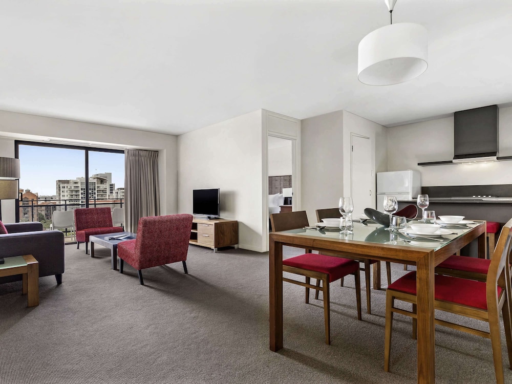 Two Bedroom One Bathroom Apartment with Balcony, non-smoking photo 2
