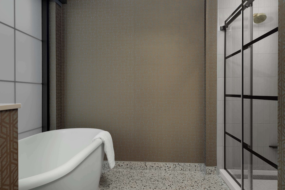 Room, 1 King Bed, Accessible (Soak Tub, Hearing) - Photo 5