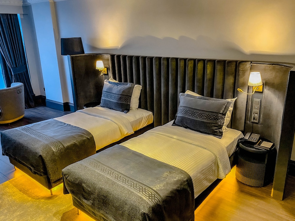 Deluxe Twin Room With Bosphorus View photo 2