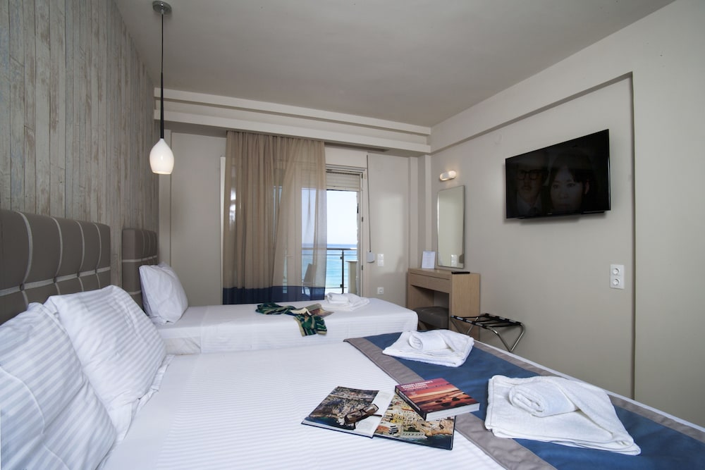 Luxury Triple Room, Sea View (3 Persons) photo 2
