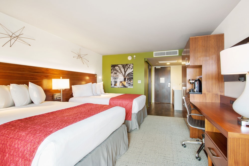 Room, 2 Queen Beds, Balcony photo 2