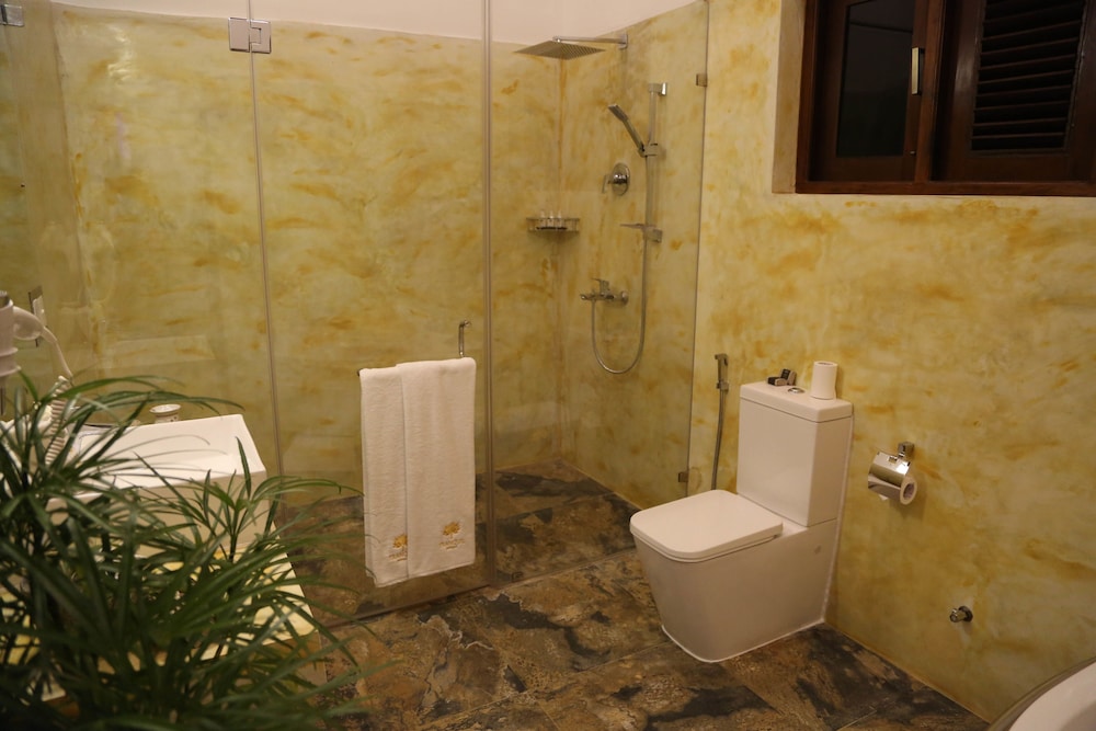 Grand Room, Jetted Tub, Pool View photo 3