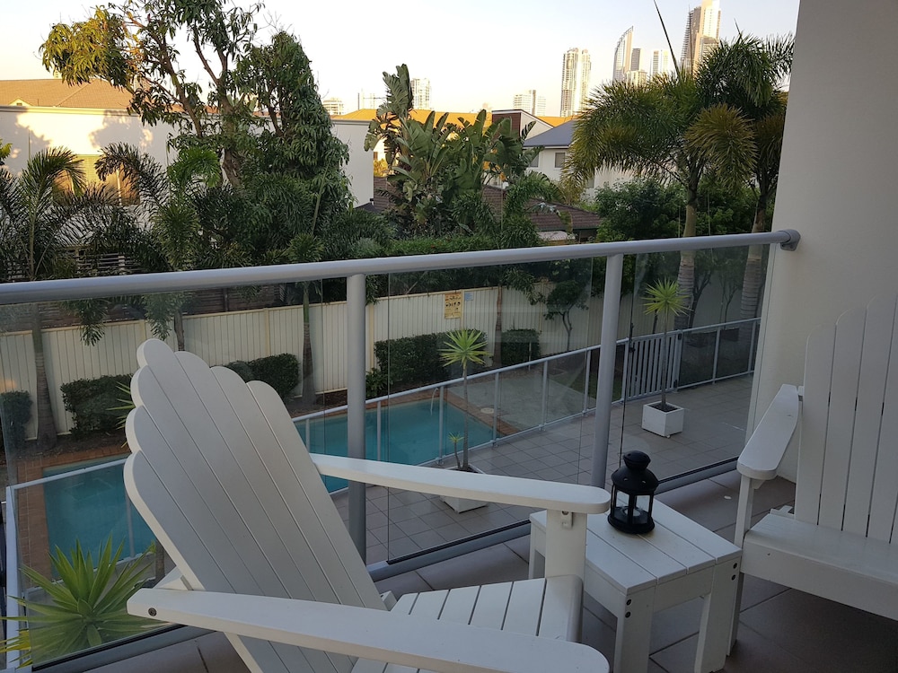 Family Apartment, 2 Double Beds, Pool View photo 3
