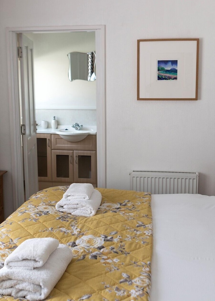 Double or Twin Room, Private Bathroom photo 1