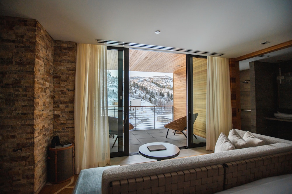Room (Sky Room) - Photo 6