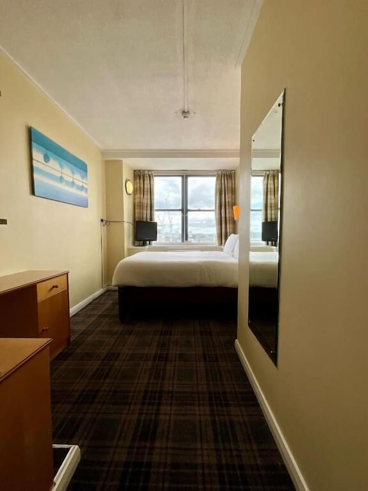 Standard Double Room - Photo 12