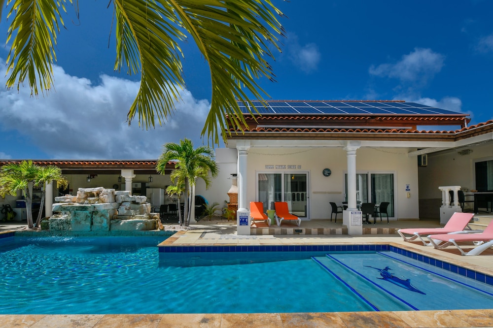 Pool side Villa Little 2 with Gallery