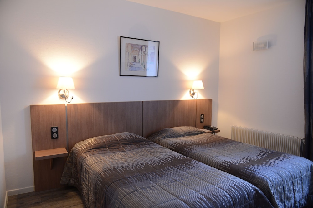 Twin Room - Photo 1