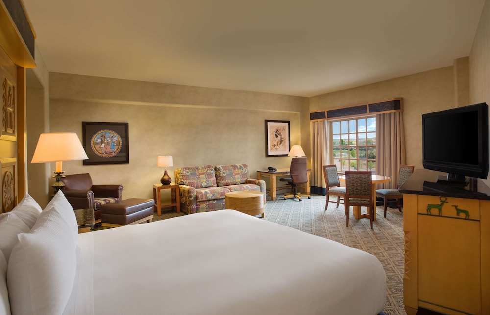Junior Suite, 1 King Bed photo 1