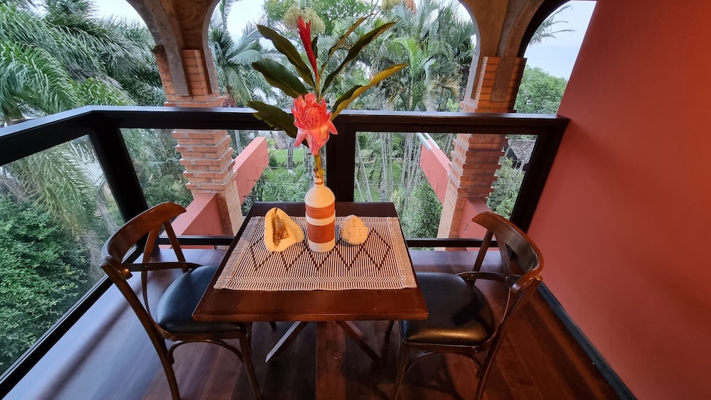 Grand Double Room, Partial Ocean View
