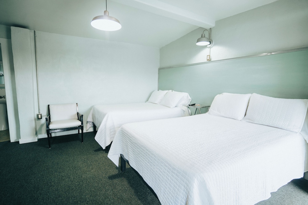 Economy Double Room, 2 Double Beds, Non Smoking photo 2