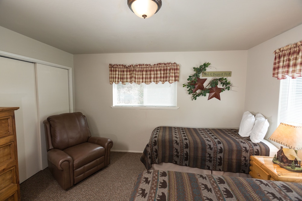 Standard Cottage, 2 Queen Beds photo 3