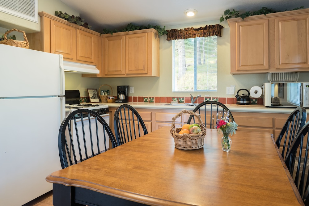 Ranch House photo 3
