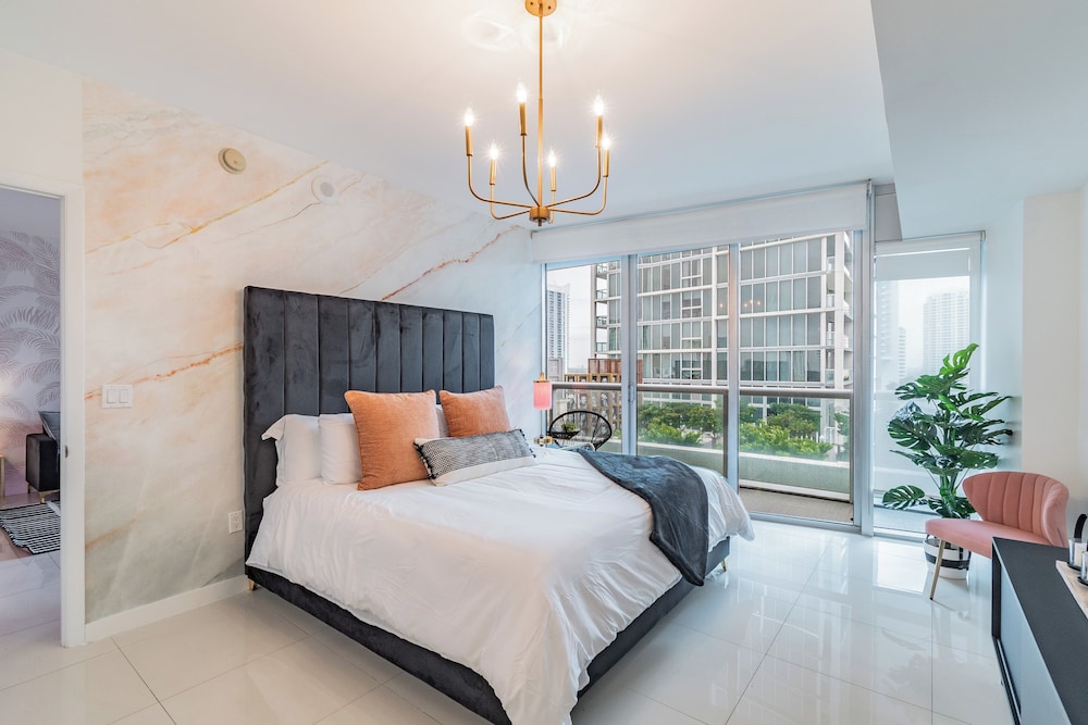 Luxury Condo, 1 Bedroom, City View photo 1