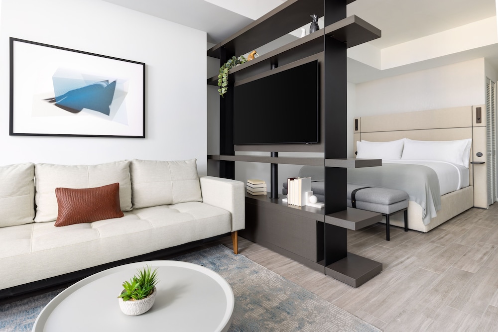 Bay View Studio with King Bed