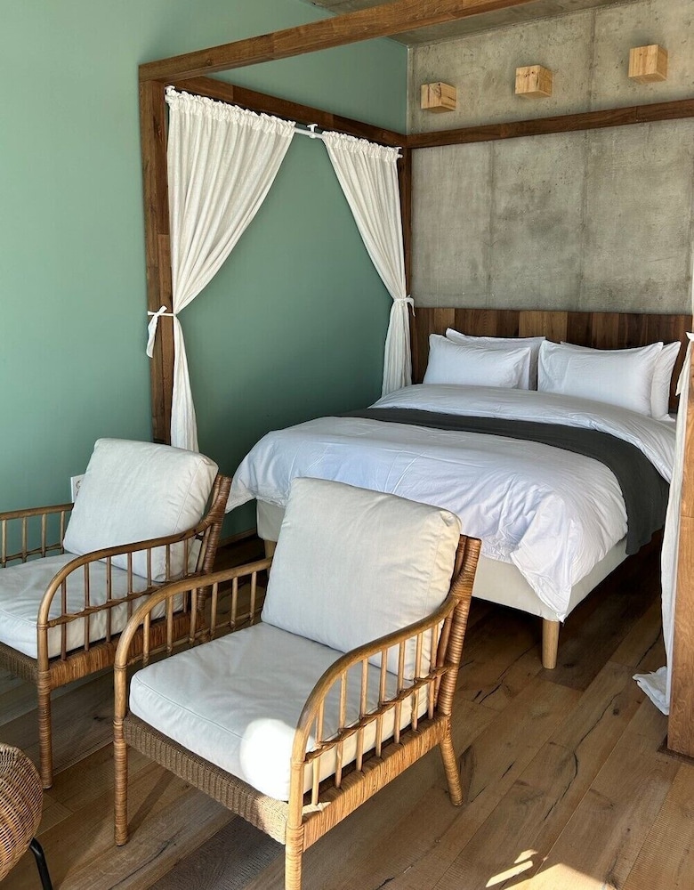 Comfort Single Room, Private Pool, Ocean View (601) photo 2