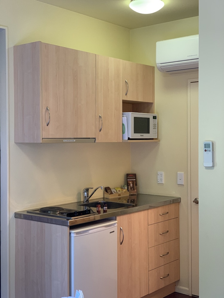 Deluxe Studio, Mountain View (Budget Studio Apartment) photo 2
