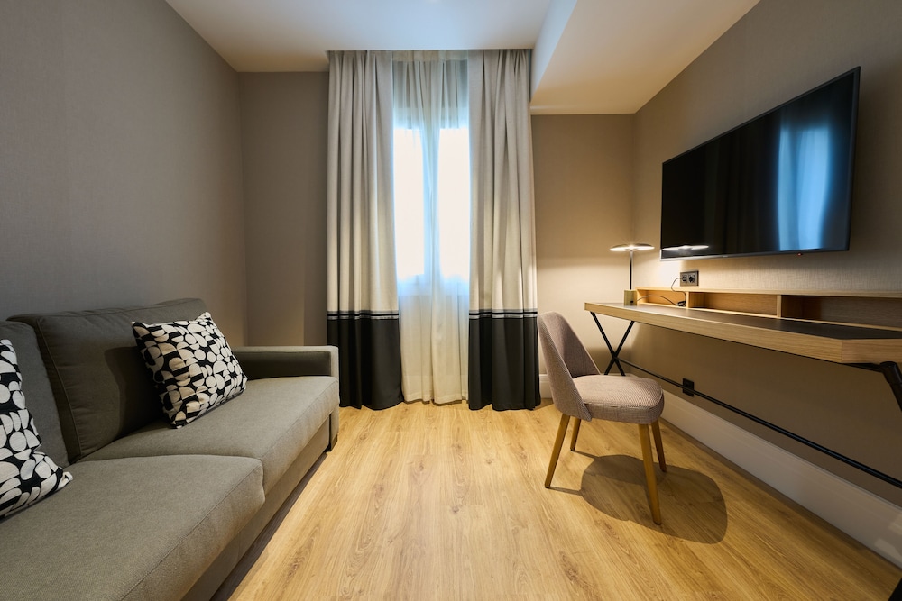 Deluxe Suite, Private Pool (Barcelona - Single use)