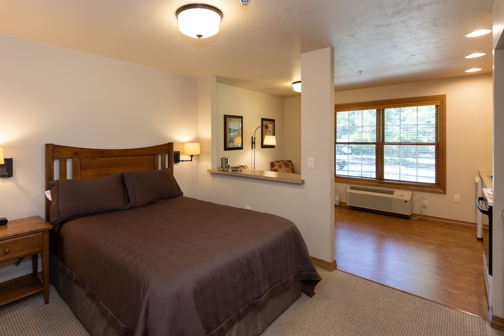 Trailside Studio Suite photo 3