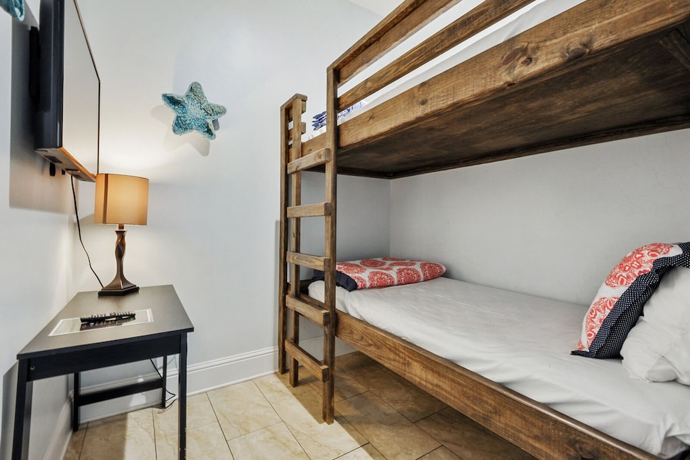 Condominium photo 2