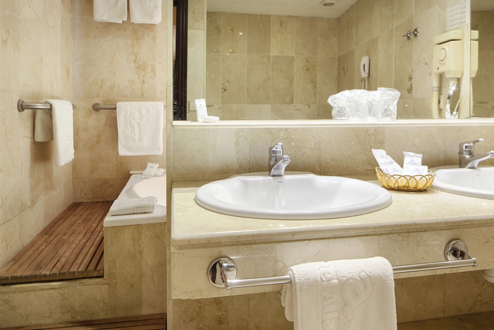 Junior Suite, 1 Double Bed photo 2