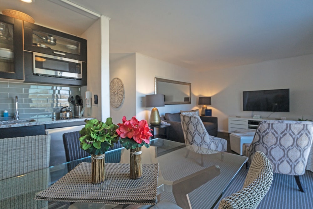 Deluxe Suite, Kitchen