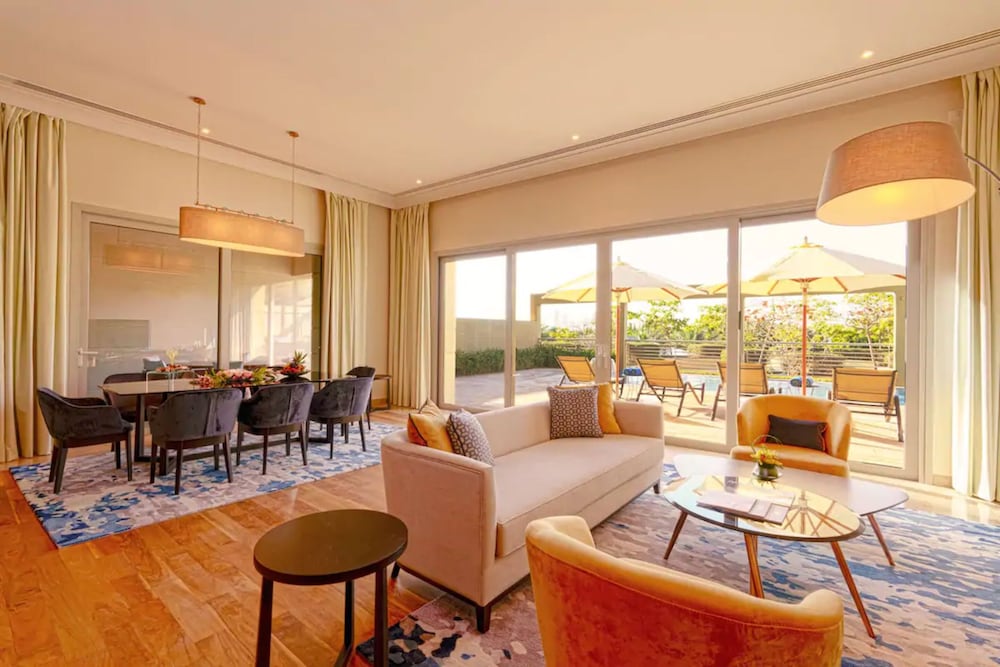 Suite, 5 Bedrooms thumbnail 6