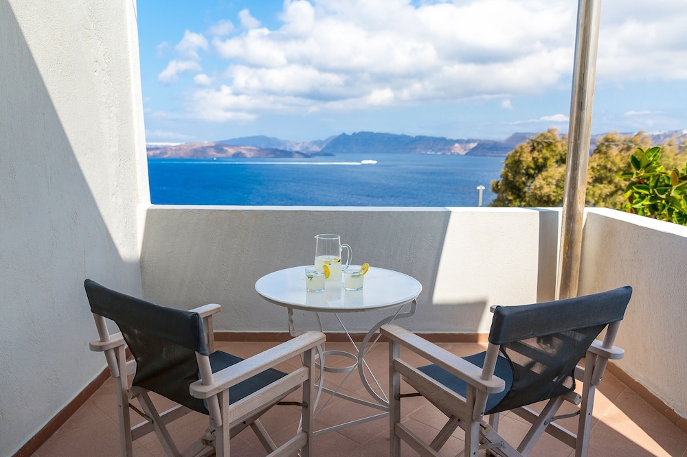 Superior Room, Balcony (Caldera View) - Photo 10