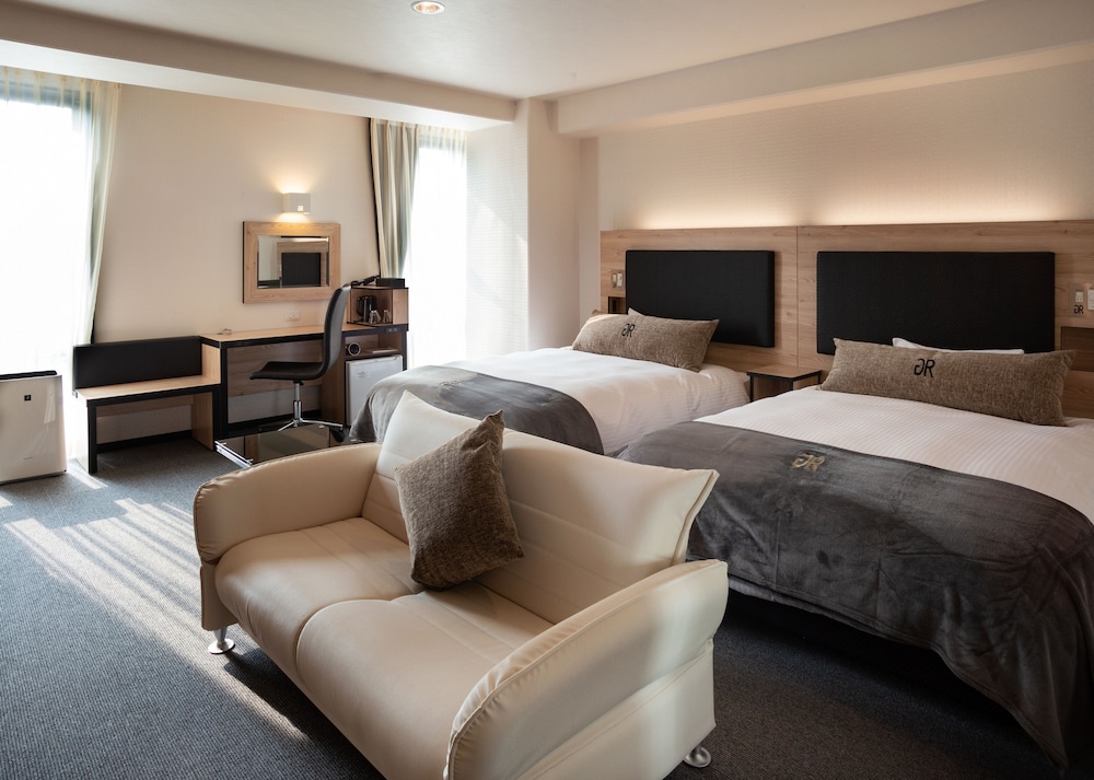 Adjoining Room, Smoking, 4 Double beds & 1 Sofa beds