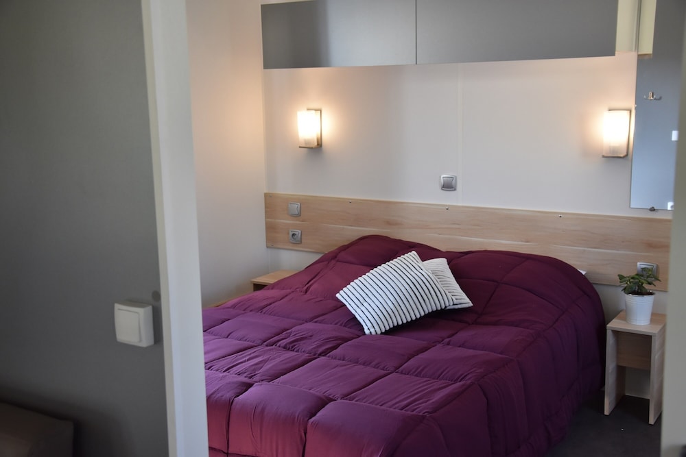 Mobile Home, 2 Bedrooms (Helios) photo 1